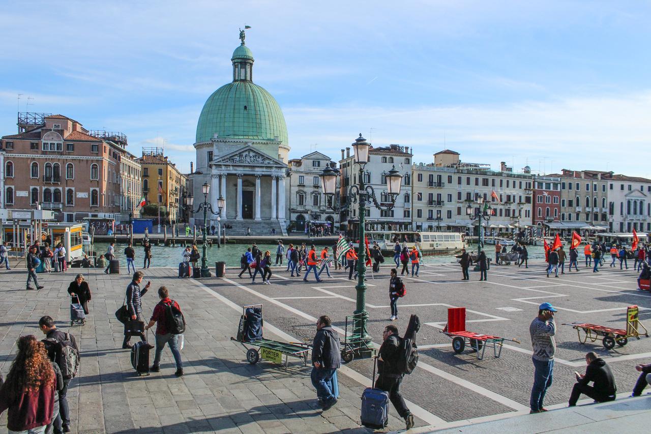 Centrale Mazzoni 15 Venedig Exteriör bild